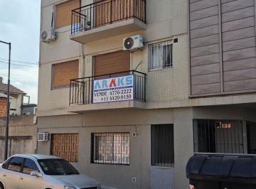 Departamento de 2 ambientes, Villa Pueyrredón · 2 Ambientes Al Frente con Balcon Cocina y Baño Completo Living y Dormitorio a La Calle