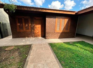 Casa · 90m² · 6 Ambientes · 1 Cochera · Casa de Dos Dorm. en Hernández