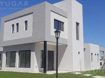 Casa · 194m² · 5 Ambientes · 2 Cocheras · Venta - Casa Moderna a Estrenar - Barrio Santa Elisa - Pilar del Este