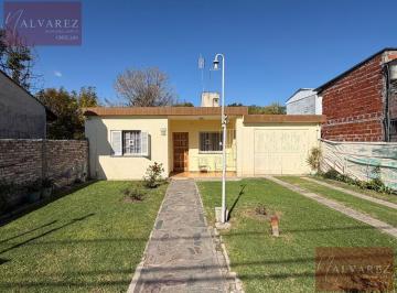 Casa · 335m² · 4 Ambientes · 1 Cochera · Venta Casa en Garin