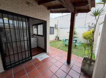 PH de 3 ambientes, Vicente López · Muy Lindo PH 3 Amb Tipo Casa con Jardín en Olivos