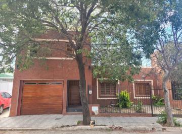 Casa · 200m² · 7 Ambientes · 2 Cocheras · Casa en Venta 4 Dorm. 4 Baños, Quincho y Asador en Barrio Escobar (Alquilada)