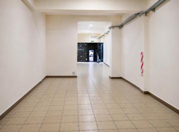 Local comercial · 130m² · 3 Ambientes · Alquiler de Local en Av Avellaneda | Flores.