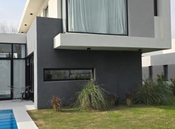 Casa · 181m² · 5 Ambientes · 2 Cocheras · Casa en Venta 5 Ambientes Barrio Santa Ines - Canning en Dos Plantas con Detalles de Calidad