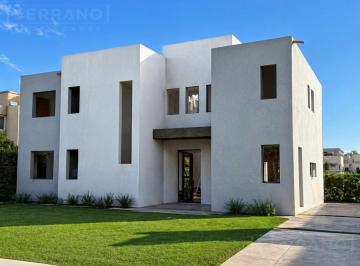 Casa · 228m² · 7 Ambientes · 4 Cocheras · Venta Casa 7 Ambientes Al Agua en San Matias, Escobar