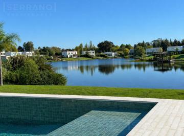 Casa · 228m² · 7 Ambientes · 4 Cocheras · Venta Casa 7 Ambientes Al Agua en San Matias, Escobar