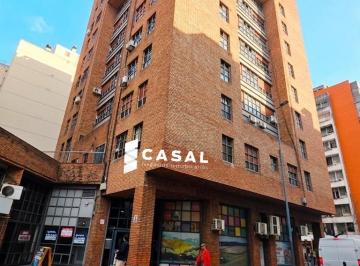 Oficina comercial de 7 ambientes, Córdoba · Centro - Local + Oficinas - Patio - Casi Av Colón