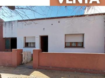 Casa · 90m² · 5 Ambientes · Casa en Venta en Mercedes B. 2 Dorm., Excelente Ubicación.
