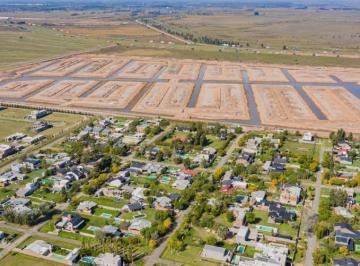 Terreno · 500m² · Terreno en Venta Funes Lake 500 m². Permuta. Alhajamiento Pago