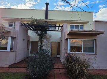 Foto · Bosque Alegre Al Lado del Vas Shopping Casa 4dorm en Alquiler