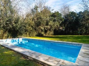 Casa · 253m² · 5 Ambientes · 3 Cocheras · Venta Casa 5 Ambientes en Lujan Parque Pileta