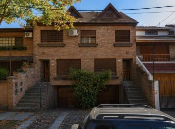 Casa · 251m² · 6 Ambientes · 2 Cocheras · Tríplex 3 Dorm. Olivos Roche