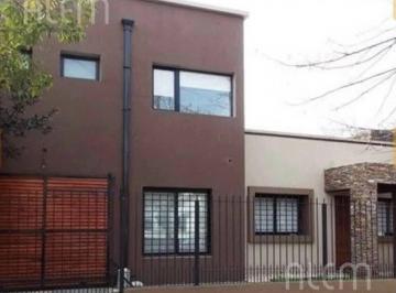 Casa · 240m² · 5 Ambientes · 2 Cocheras · Casa en Venta en Monte Grande