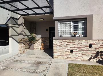 Casa de 5 ambientes, Córdoba · Duplex en Manantiales - Miradores 2