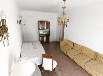 Departamento · 57m² · 3 Ambientes · Alquiler Departamento 3 Amb. con Balcón Centro