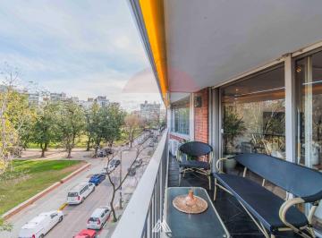 Departamento · 132m² · 5 Ambientes · 1 Cochera · Apartamento 3 Dorm., Servicio Villa Biarritz