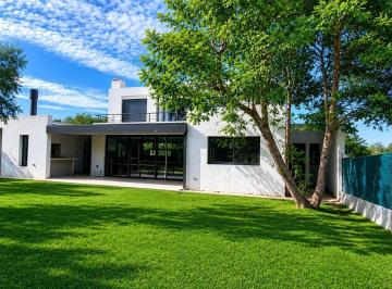 Casa · 278m² · 9 Ambientes · 2 Cocheras · En Venta Casa 7 Soles Verandas