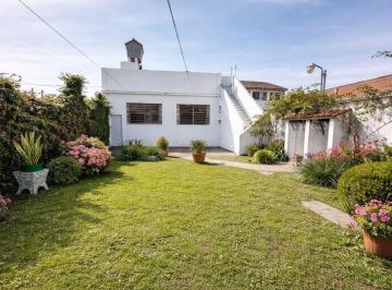 Casa · 330m² · 7 Ambientes · 3 Cocheras · Casa Para 2 Familias en Venta Lanus Cochera Jardin