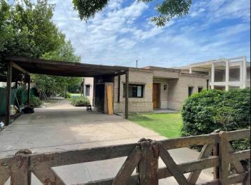 Casa · 91m² · 2 Dormitorios · 1 Cochera · Casa en Funes