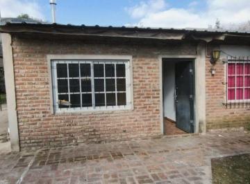 Casa de 3 ambientes, San Vicente · Alquiler Amplia Casa de 2 Dorm. con Patio y Entrada Para Vehículo en San Vicente
