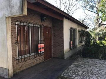 Quinta vacacional de 4 ambientes, La Plata · Casa Quinta en El Peligro | 3 Dorm., Quincho y Cancha de Fútbol