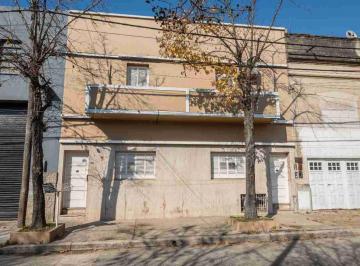 Casa · 230m² · 7 Ambientes · Casa + Depto Multifamiliar - Venta - San Fernando