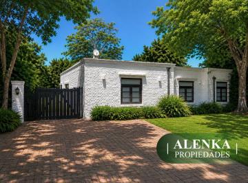 Casa de 4 ambientes, Pilar · Venta / Alquiler | Excelente Casa Desarrollada en Una Planta | Los Lagartos Cc
