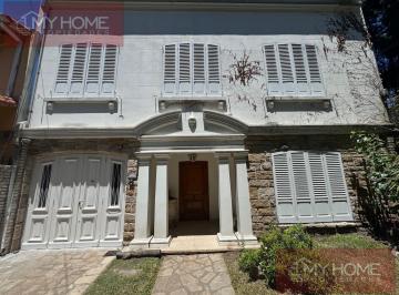 Casa · 300m² · 7 Ambientes · 3 Cocheras · Luminosa y Amplia Casa en Excelente Entorno Proximo Estacion Acassuso