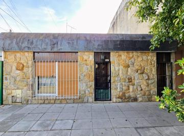 Casa · 102m² · 3 Ambientes · Casa 3 Ambientes con Patio en Venta en Villa Sarmiento