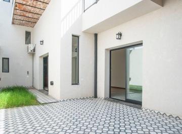 Casa · 142m² · 4 Ambientes · 1 Cochera · Venta - Casa 3 Dorm. con Cochera - Patio - Terraza
