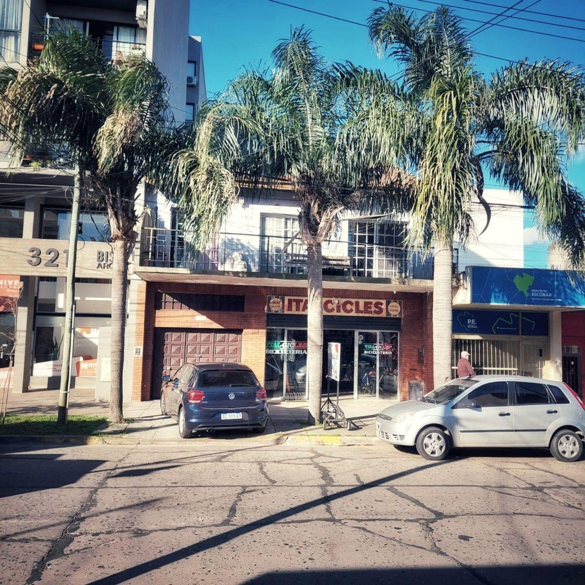 Hipólito Yrigoyen 300, Belén de Escobar, Escobar