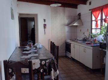 Casa · 82m² · 5 Ambientes · 1 Cochera · Casa en Don Bosco III