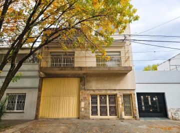 Casa · 550m² · 9 Ambientes · Venta de Salón, Galpón y Vivienda en Zona Sur