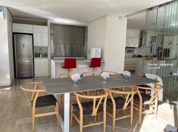 Casa · 384m² · 6 Ambientes · 5 Cocheras · Casa en Venta en Adrogué Chico Barrio Cerrado