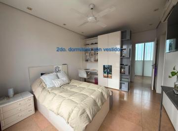 Casa · 384m² · 6 Ambientes · 5 Cocheras · Casa en Venta en Adrogué Chico Barrio Cerrado
