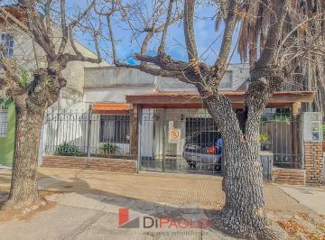 Casa · 90m² · 4 Ambientes · 1 Cochera · Venta Casa 4 Ambientes con Gran Jardin y Galpon en V. Libertad