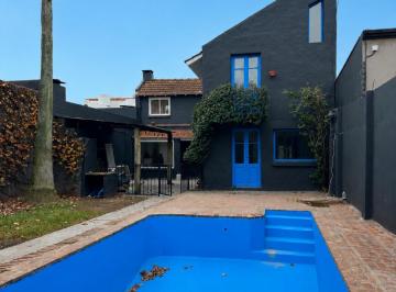 Casa · 300m² · 5 Ambientes · 2 Cocheras · Casa en San Isidro