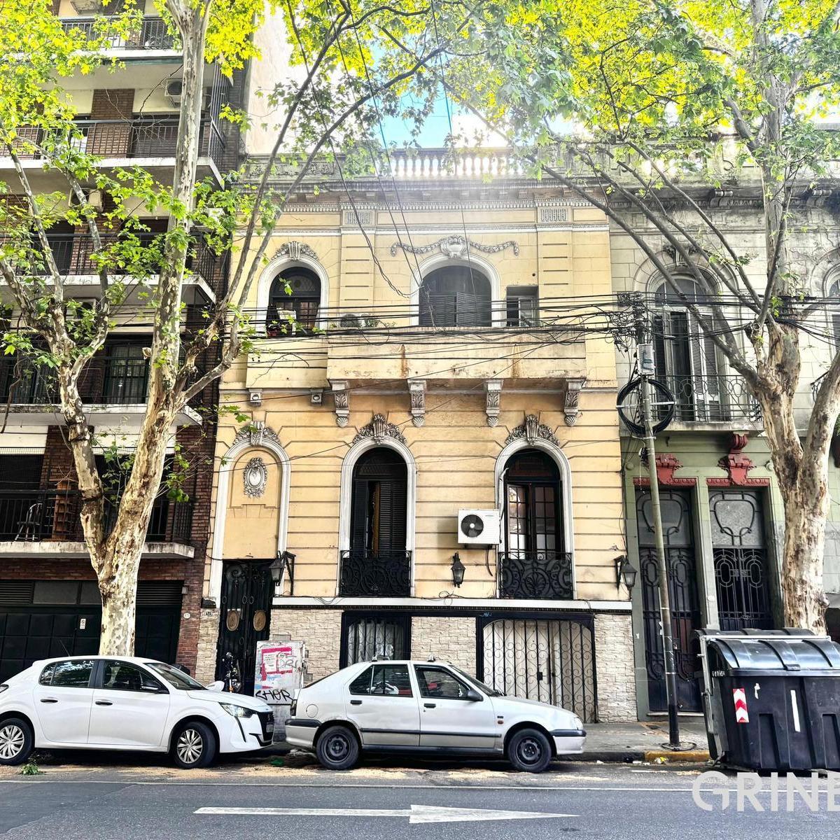 Av. Medrano al 800, Almagro, Capital Federal