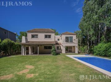 Casa · 231m² · 5 Ambientes · 2 Cocheras · Casa Moderna a Estrenar Barrio Saint Matthews. Pilar. Lote 850 m²