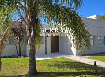 Casa · 145m² · 4 Ambientes · 1 Cochera · Casa Venta 3 Dorm. Barrio Santa Guadalupe Lote de 658 m² Pilar del Este