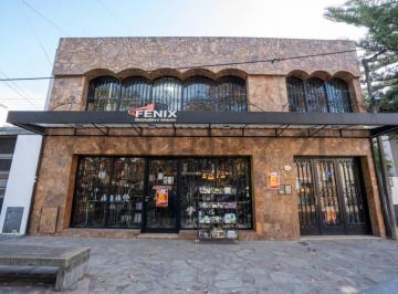 Local comercial · 451m² · 4 Dormitorios · Local Comercial y Vivienda en Venta en City Bell