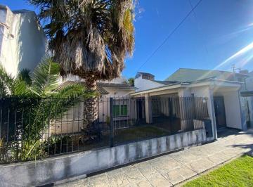 Casa de 6 ambientes, Hurlingham · Chalet 4amb + Depto 2 Amb Parque Quirno a Refaccionar