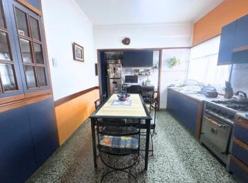 Local comercial · 91m² · 3 Ambientes · PH Departamento y Local en Zona Estacion de Tren Jose Marmol.