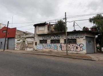 Bodega-Galpón · 180m² · 3 Ambientes · 1 Cochera · Galpón con Casa a Reciclar