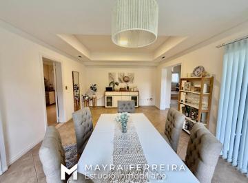 Casa · 800m² · 4 Ambientes · 2 Cocheras · Casa en Venta Saint Thomas Sur