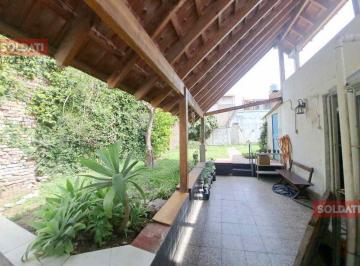 Casa · 211m² · 5 Ambientes · 1 Cochera · En Venta Casa 5 Ambientes con Jardin Paternal