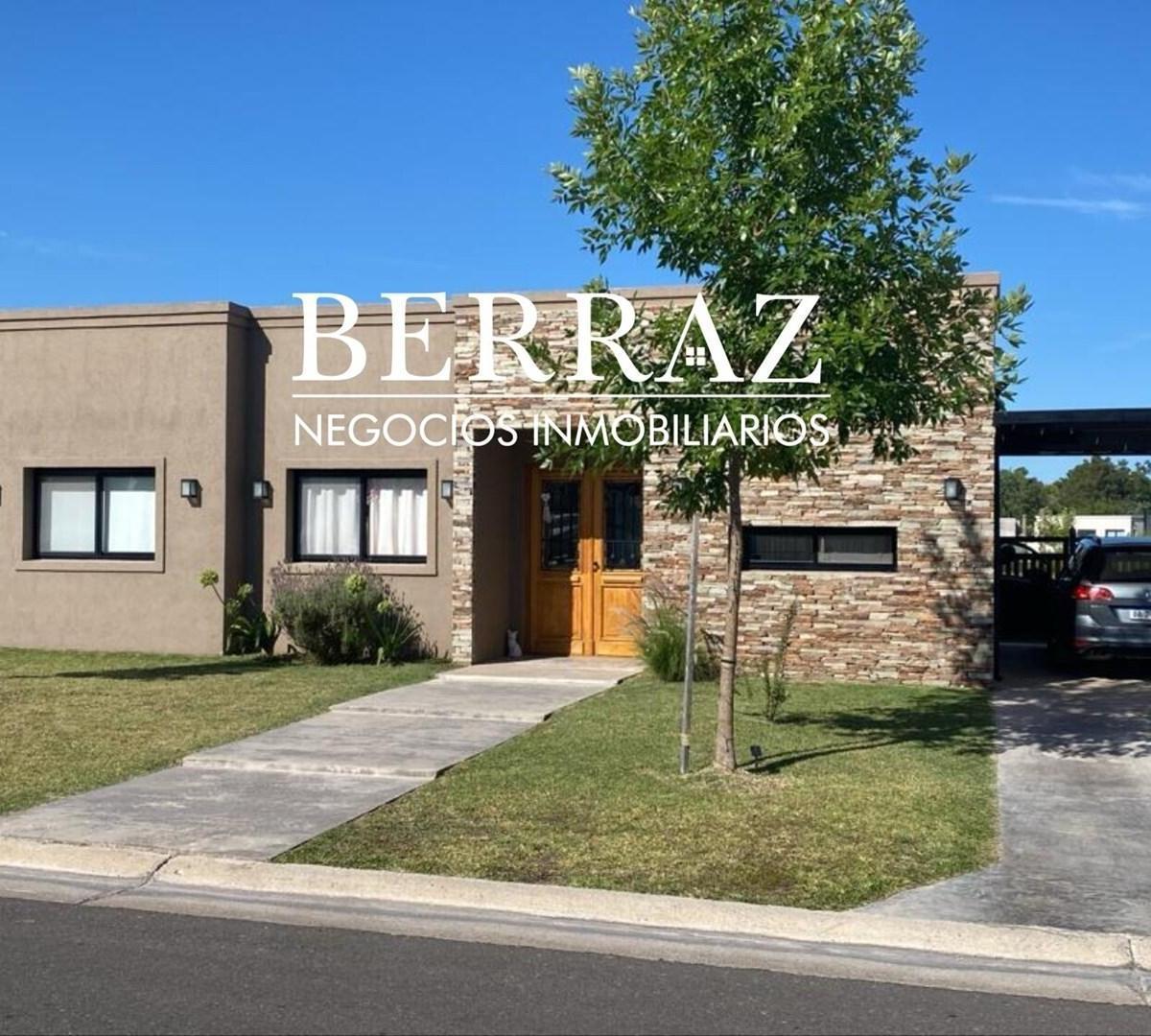 Casa Venta 3 Dormitorios Barrio Santa Lucia Lote de 559 m2 Pilar del Este
