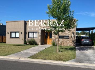 Casa · 114m² · 4 Ambientes · 1 Cochera · Casa Venta 3 Dorm. Barrio Santa Lucia Lote de 559 m² Pilar del Este