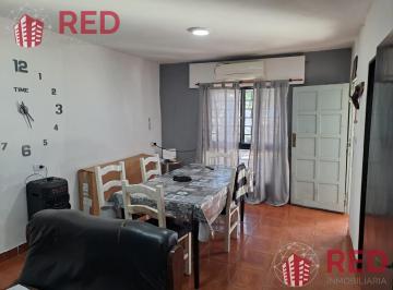 Casa · 90m² · 6 Ambientes · 2 Cocheras · Casa en Venta - Primero de Mayo