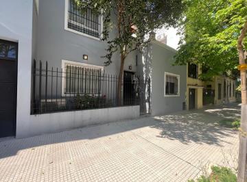 Casa · 162m² · 3 Ambientes · 1 Cochera · Casa en Virrey Arredondo.